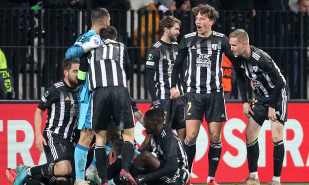 四虎激情影院